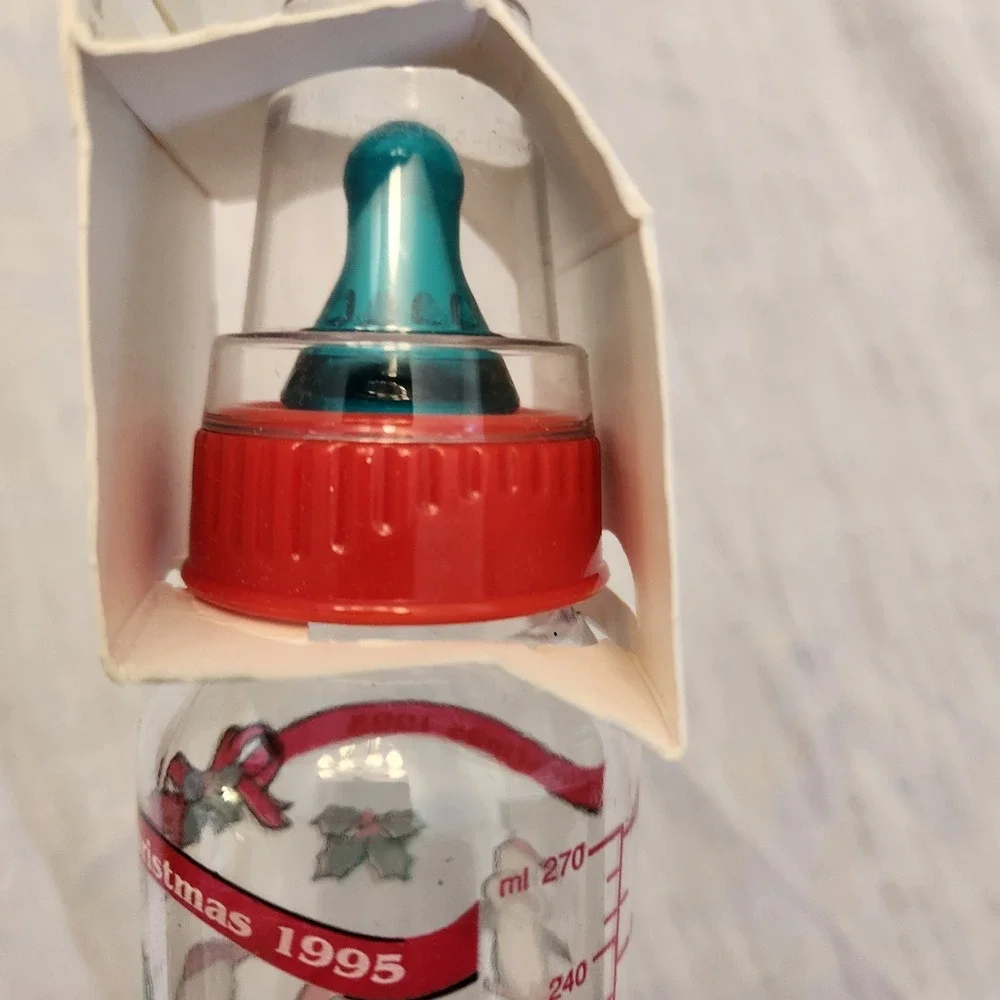Vtg NOS Gerber Baby Bottle 9 oz. Christmas Nurser Penguin Santas Green Nipple 95